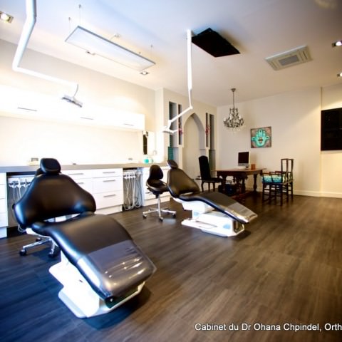 fauteuils de soins de l'orthodontiste Dr Florence Ohana-Chpindel