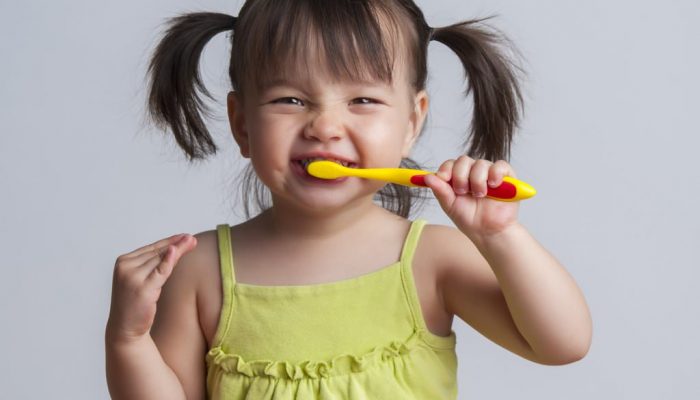 Orthodontie enfant - brossage des petits