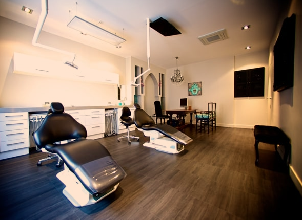 fauteuils de soins de l'orthodontiste Dr Florence Ohana-Chpindel